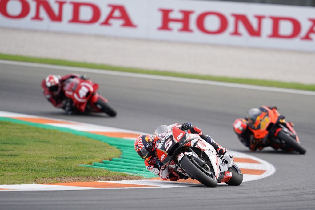 198030_MotoGP_2019_Round_Nineteen_-_Valencia_Spain.jpg
